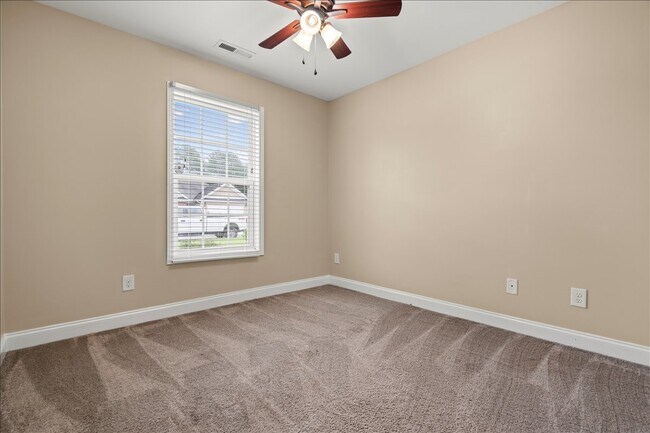 Building Photo - 3011 Thornberry Dr