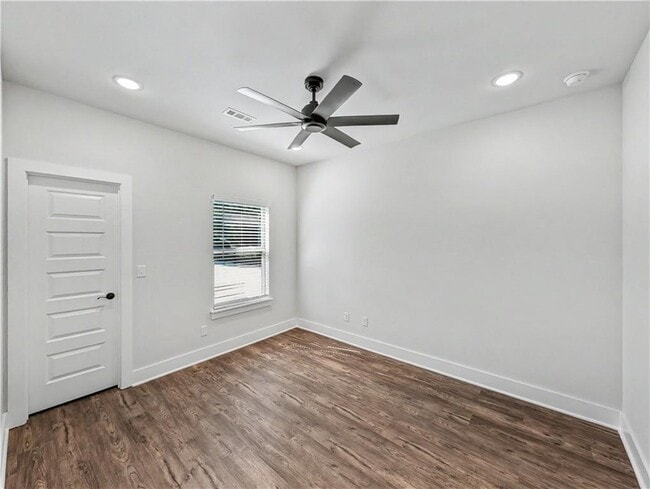 Building Photo - 24 Cromarty Dr