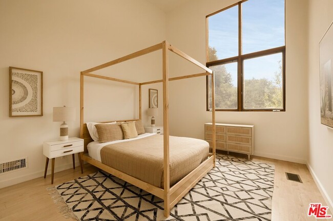 Building Photo - 3600 Mandeville Canyon Rd