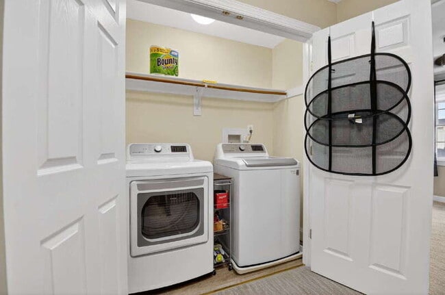 Building Photo - 504 N Thomas St