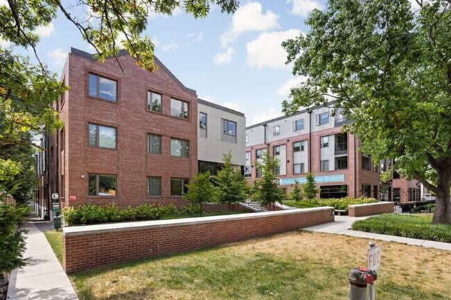 Building Photo - 5858 N College Ave