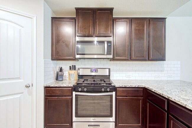 Building Photo - Kendall Brook Unit 1B