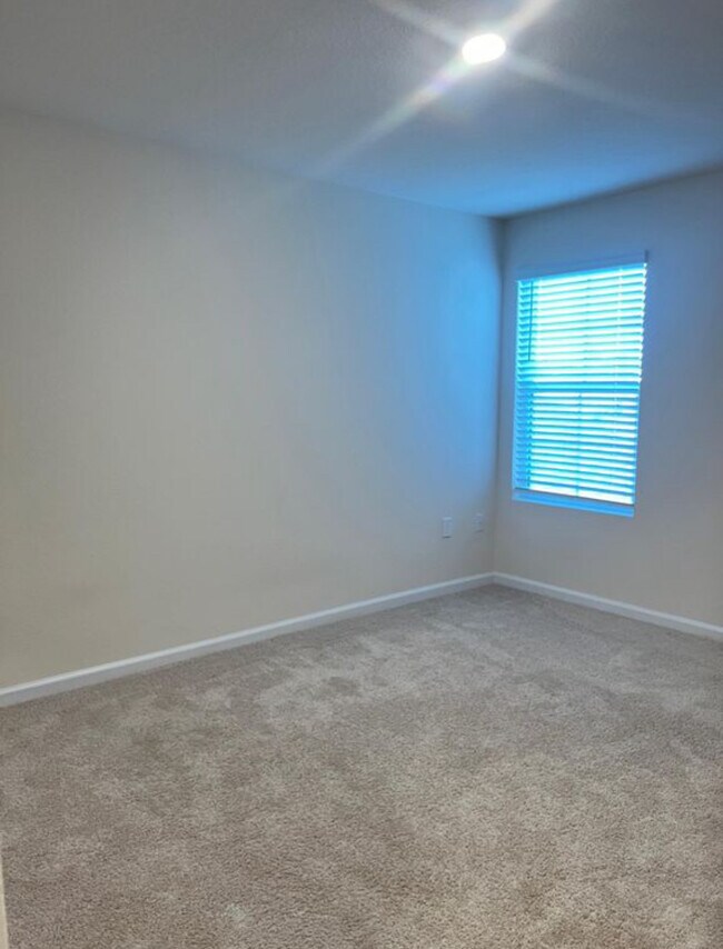 Building Photo - 131 Pomona Wy