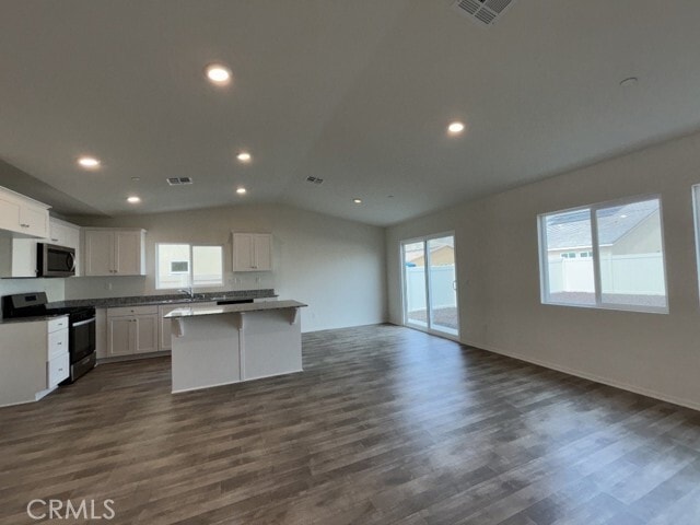 Building Photo - 365 White Gate Pl