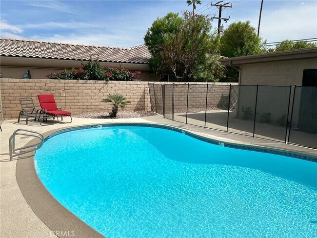 Primary Photo - 74443 Driftwood Dr