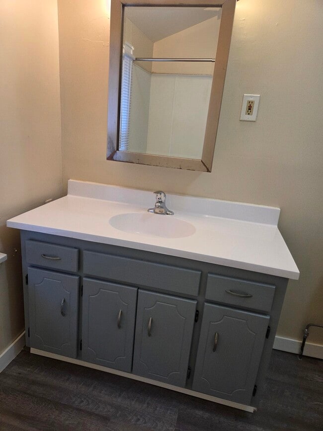 Building Photo - 2631 N Knox Ave