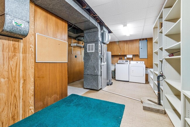 Building Photo - 4601 Wood Dr