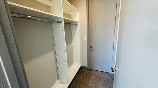 Building Photo - 26 Promenade Isle Ln