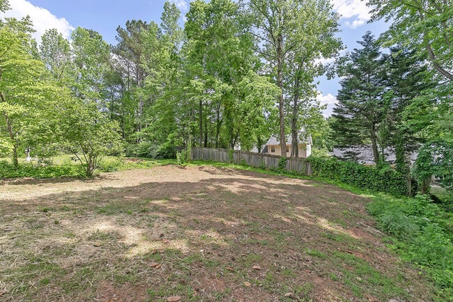 Building Photo - 1250 Della Way