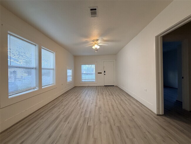 Building Photo - 3014 Rosalie St