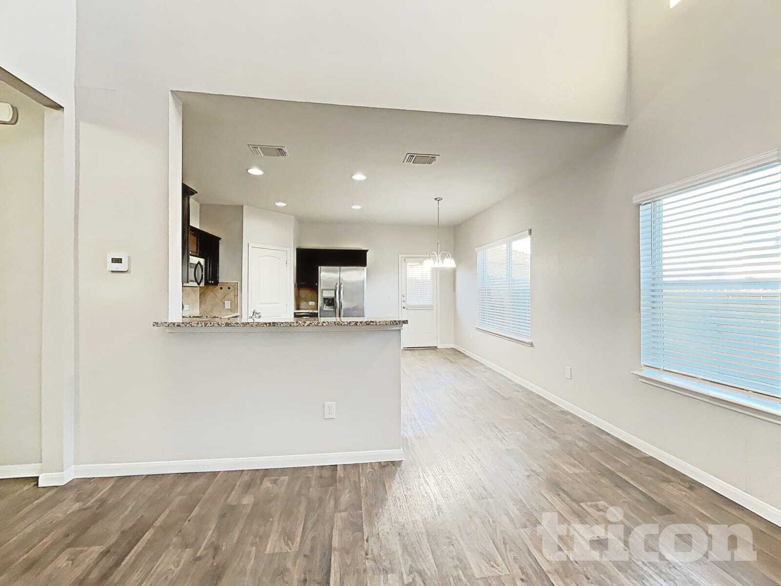 Building Photo - 15012 Custis Ln