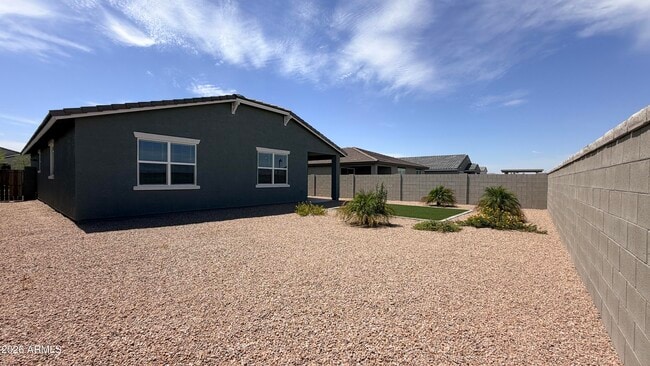 Building Photo - 37406 W San Clemente St