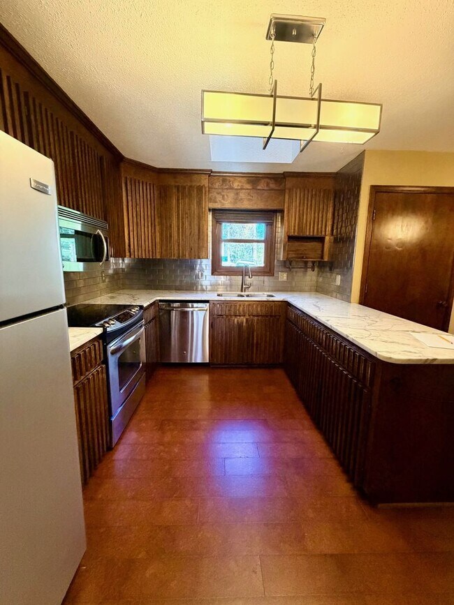 Building Photo - 103 Chestnut Ridge