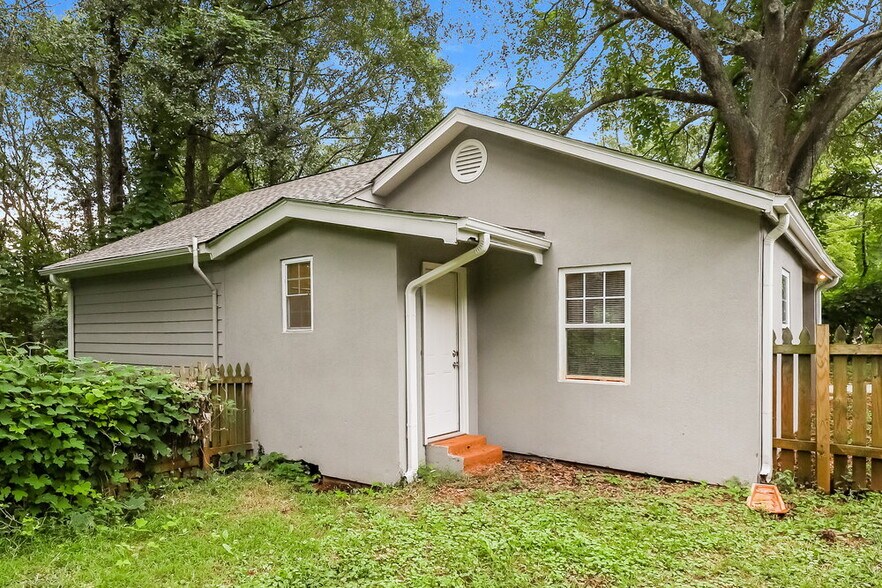 Building Photo - 730 Parker St