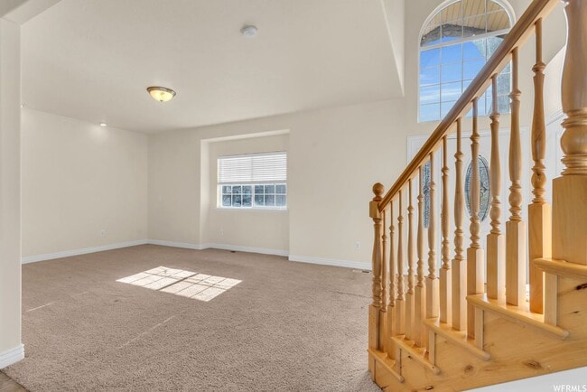 Building Photo - AMAZING 2 STORY HOME w/ 4 CAR GARAGE!