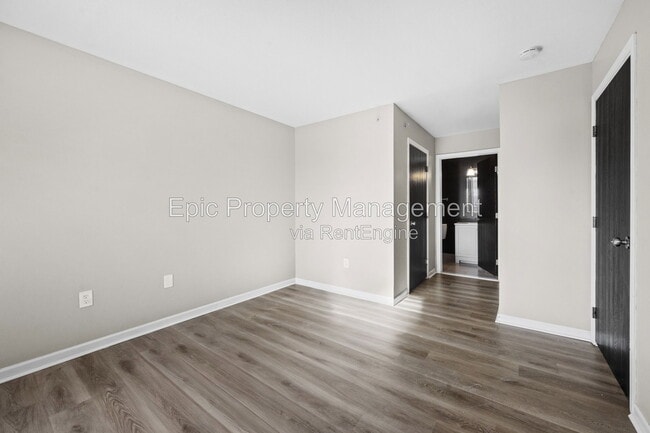 Building Photo - 9200 Charlotte Ct
