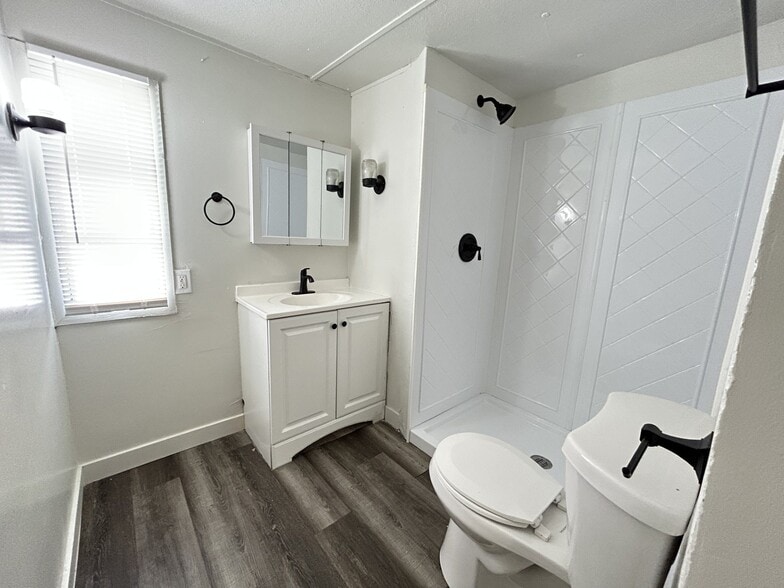 Building Photo - 500 S Main St