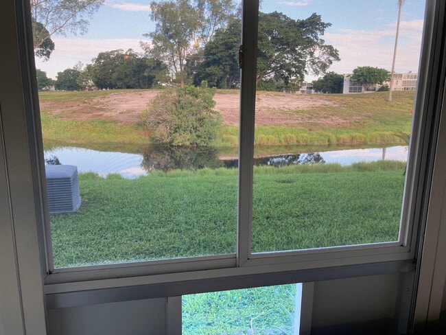 Building Photo - 61 Ashby B