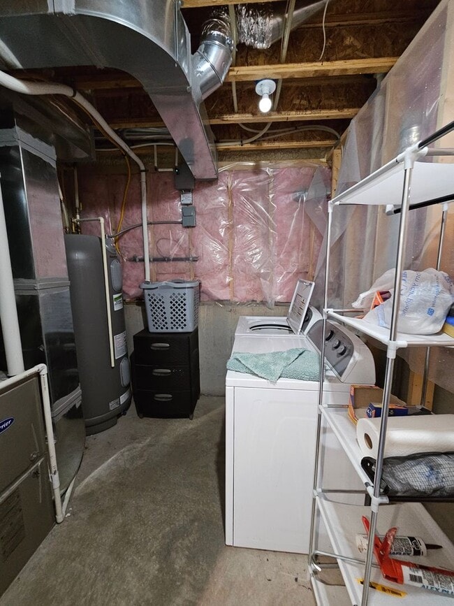 Building Photo - 3 BED | 3 BATH | SPLIT FOYER HOME | GARAGE