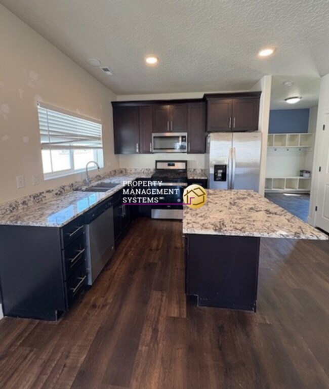 Building Photo - 4 Bedroom Eagle Mountain Home