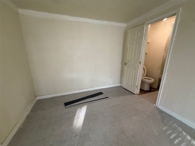 Building Photo - 5501 Malmedy Rd