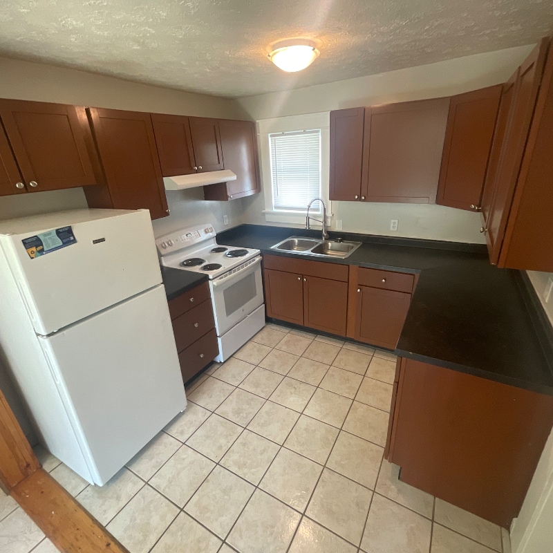 Building Photo - 416 E Hillside Dr