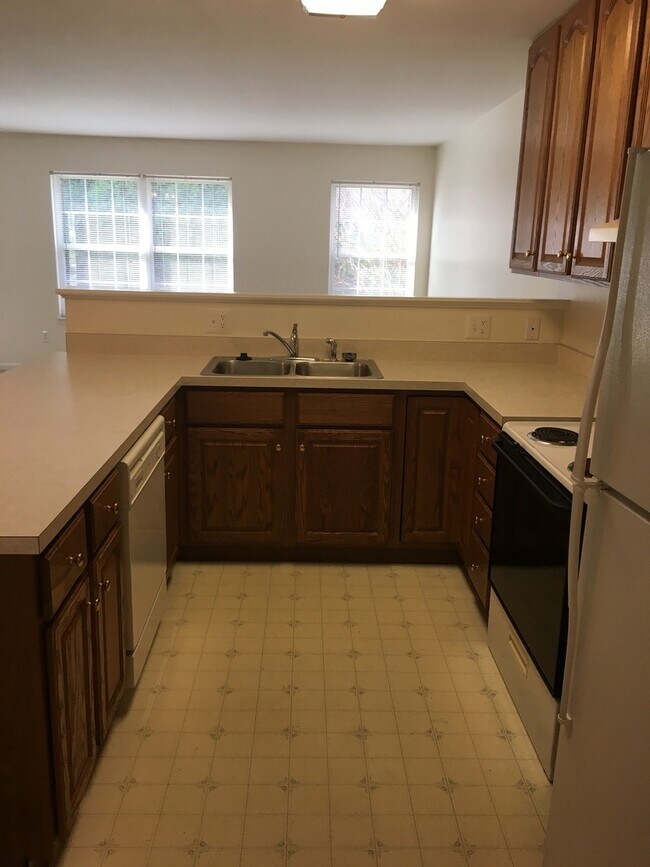 Building Photo - MFI Single Family, Heather Road