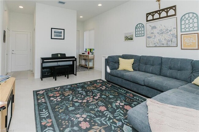 Building Photo - 5875 Cassidy Ln