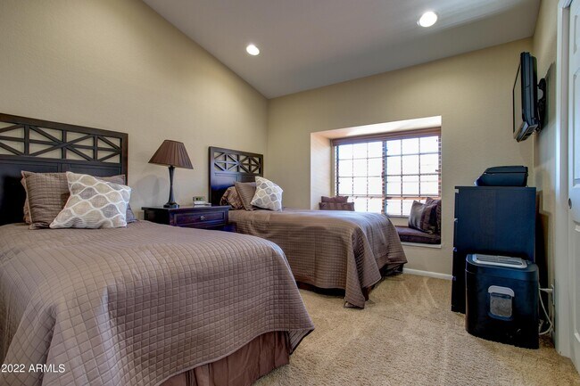 Building Photo - 9707 E Mountain View Rd