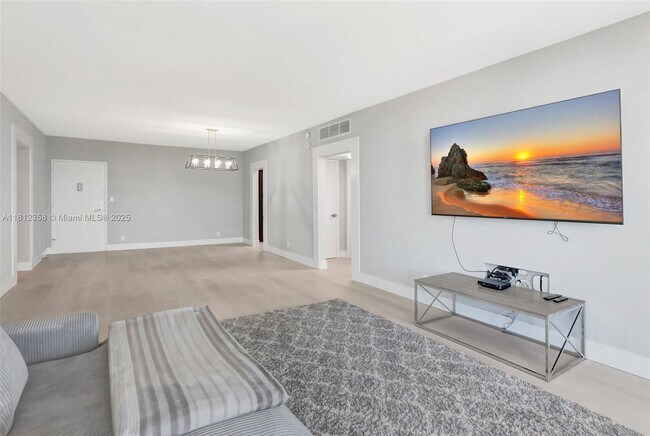 Building Photo - 2851 S Ocean Blvd