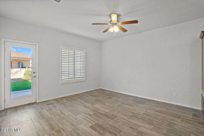 Building Photo - 12249 Desert Dove Ave