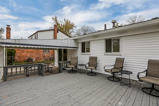 Building Photo - 9215 Tavistock Dr