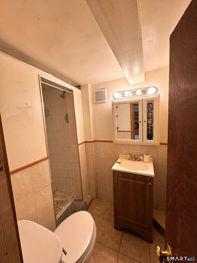 Building Photo - 3 Church St