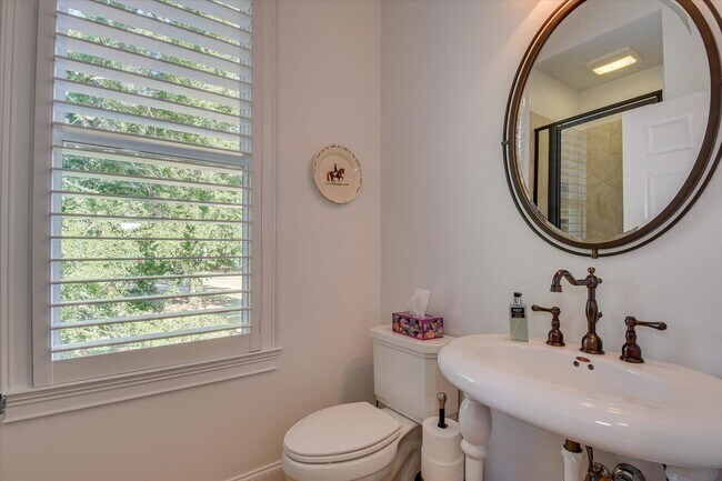 Building Photo - 501 John Fox's Run