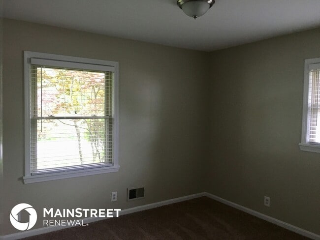 Building Photo - 7406 Maurer Ln
