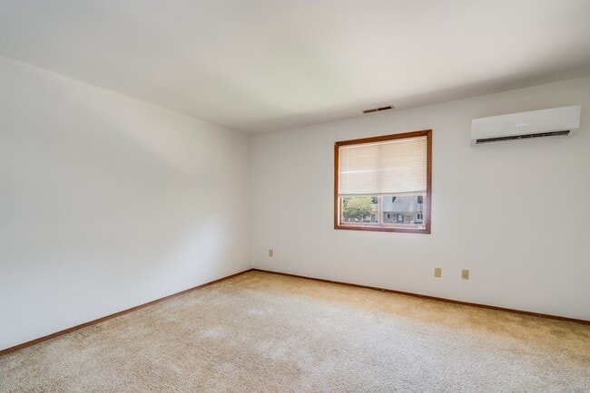 Building Photo - 7234 Oak Ridge Pl