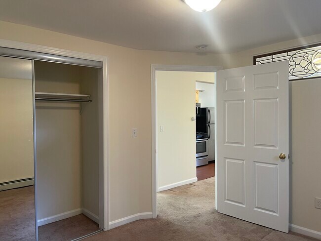 Building Photo - 152 Undercliff Ave