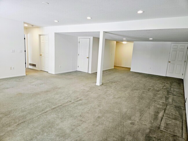 Building Photo - 3956 Bridle Pass