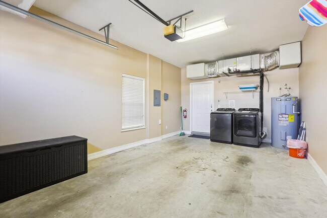 Building Photo - 361 Royal Caribbean Ct