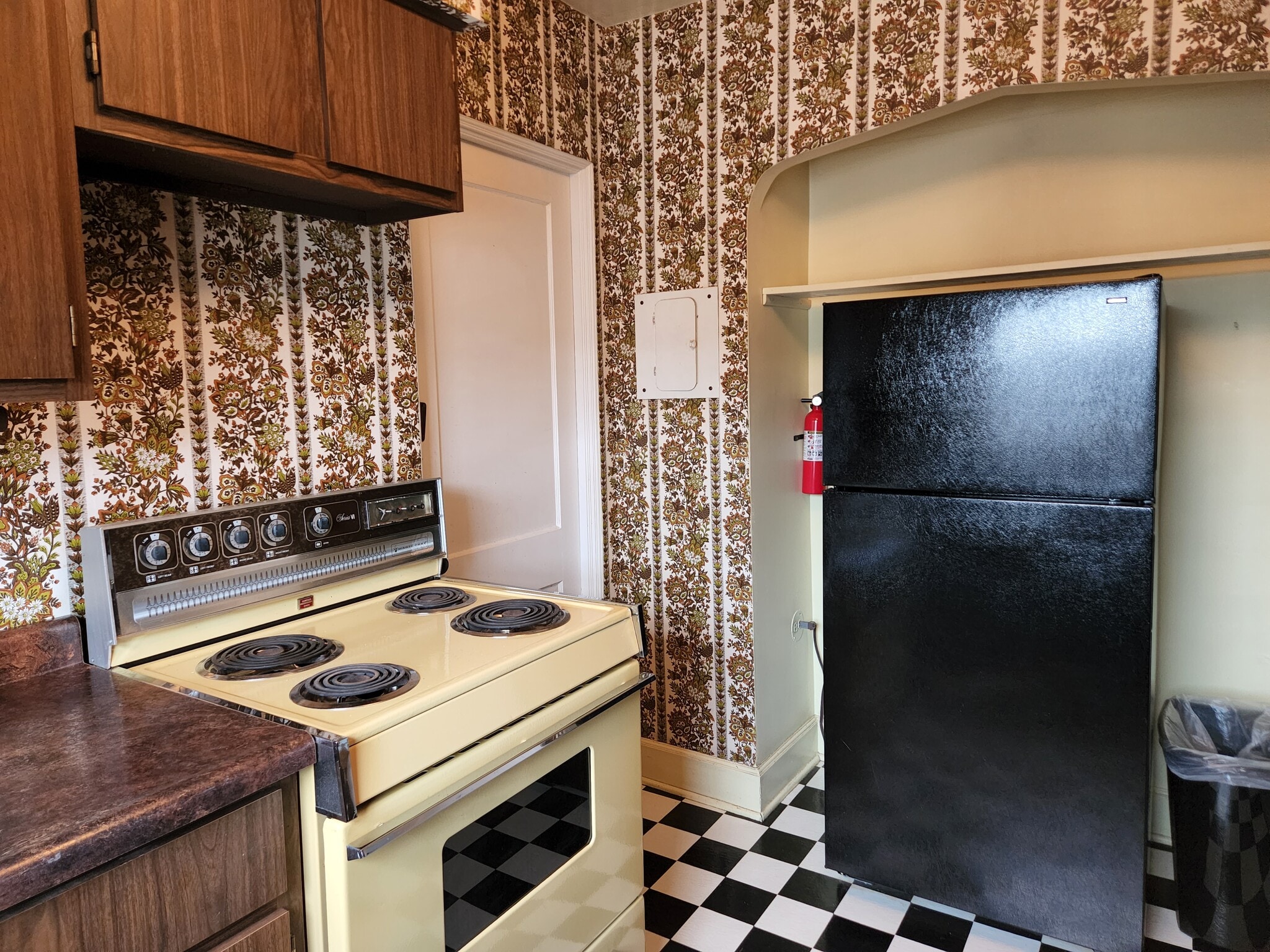 Kitchen - 209 N 21st Ave E