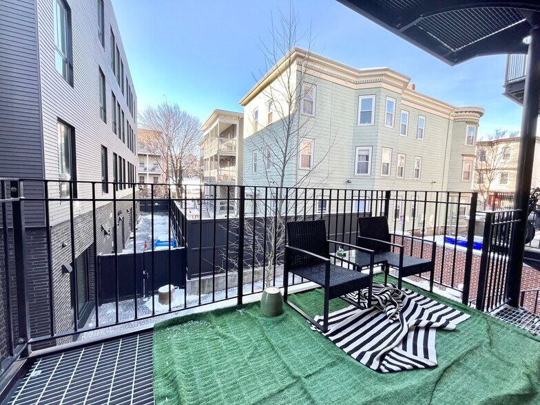 Building Photo - 1520 Tremont St