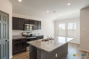 Building Photo - 609 Eaton Dr