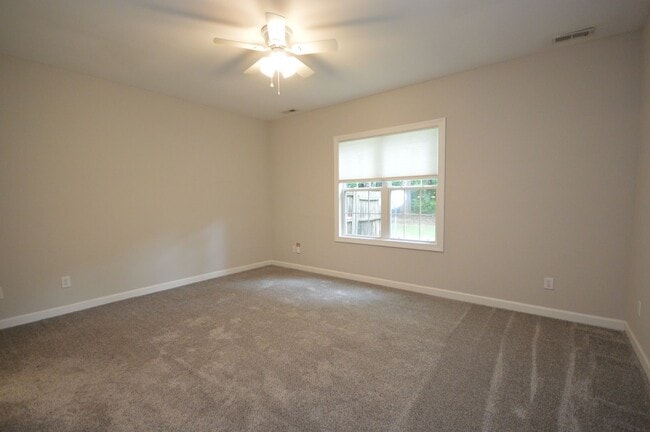 Building Photo - 3319 Philmont Dr