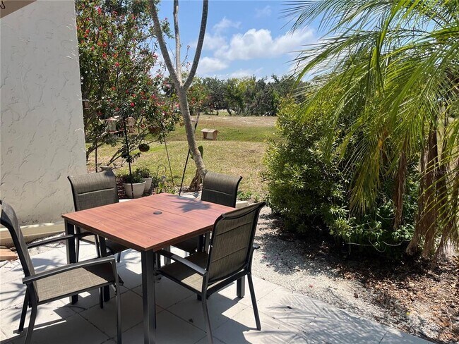 Building Photo - 650 Bird Bay Cir