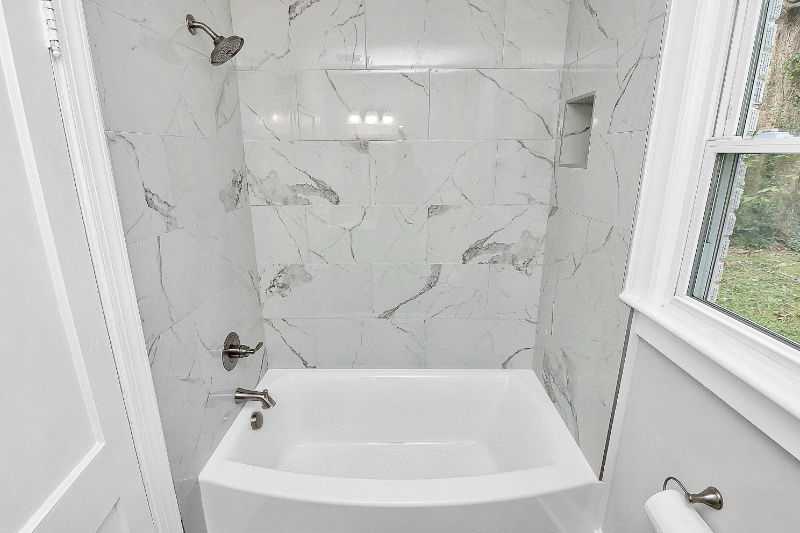 Building Photo - 5726 Oak Dr