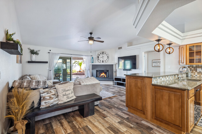Building Photo - 3785 Cholla Dr