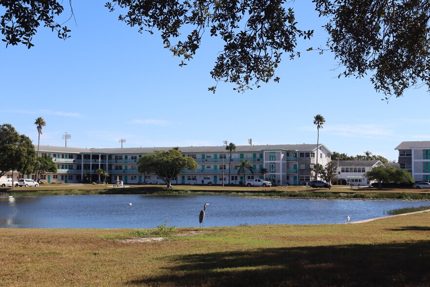 Lake - 5850 18th St N