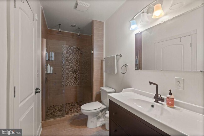 Building Photo - 431 S Robinson St