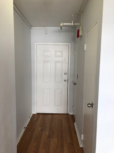 Entry hallway - 510 Gay Street, Unit 509