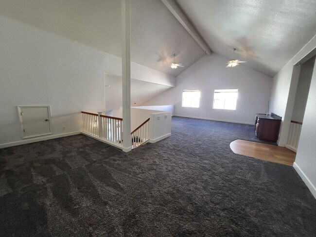 Building Photo - 3300 Dog Leg Dr